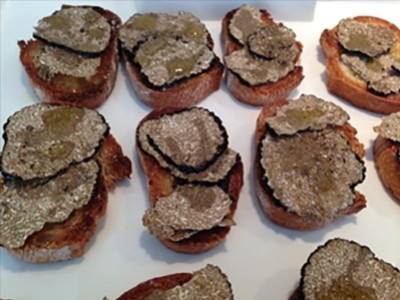 Tastous : toasts aux truffes noires